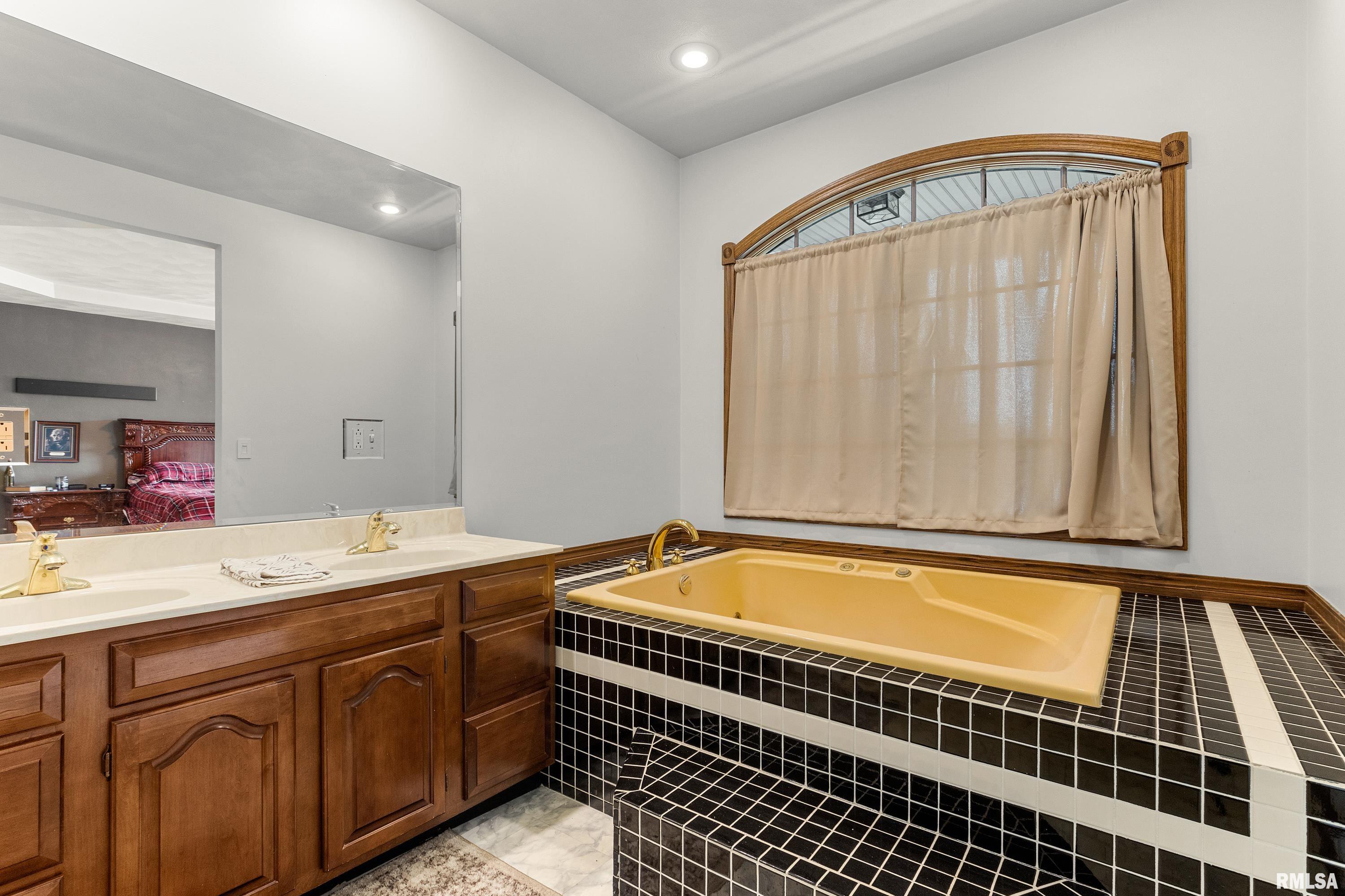 25479 North Boat Dock Road Canton, IL 61520 - Photo 49 of 70