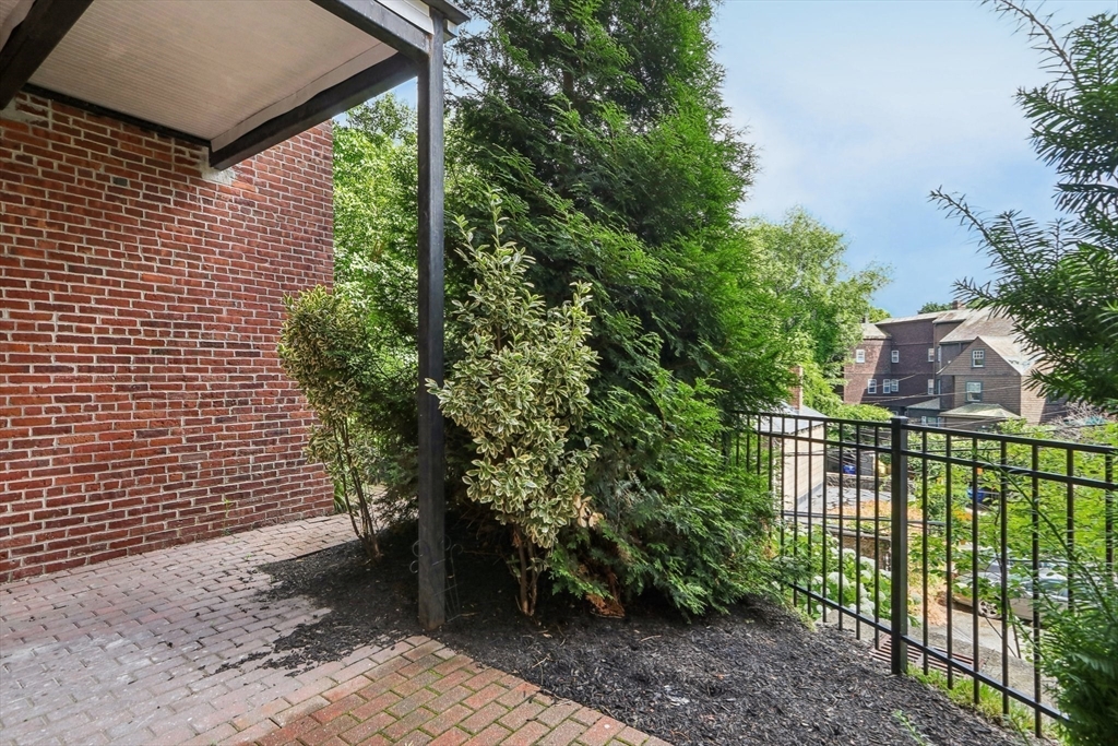 1471 Beacon Street, Unit 2 Brookline, MA 02446 - Photo 18 of 20