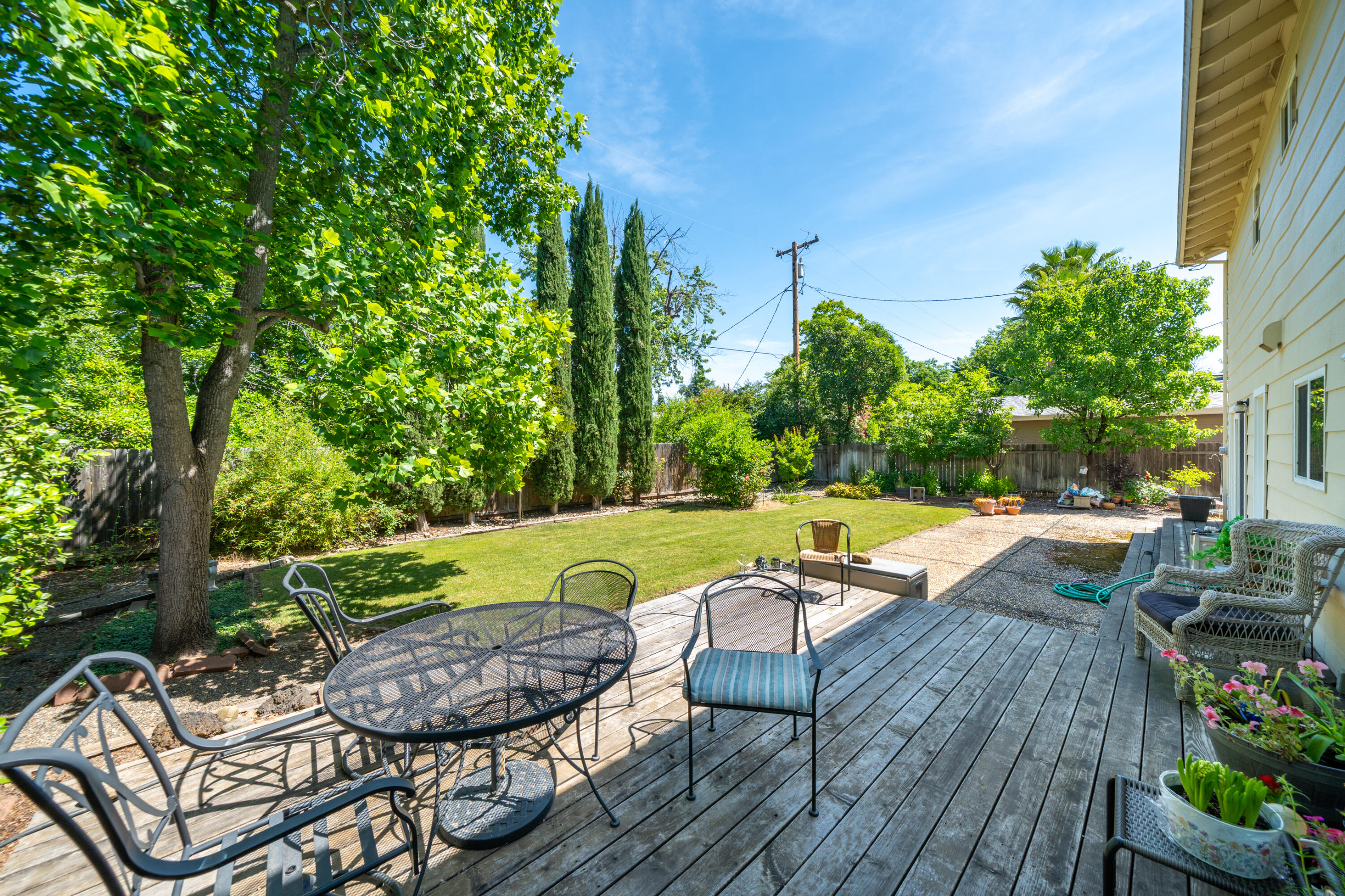 596 Estate Street Redding, CA 96002 - Photo 20 of 29 596 Estate St-43