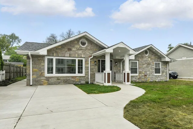 $949,000 | 340 North Berrien Street, New Buffalo, MI 49117