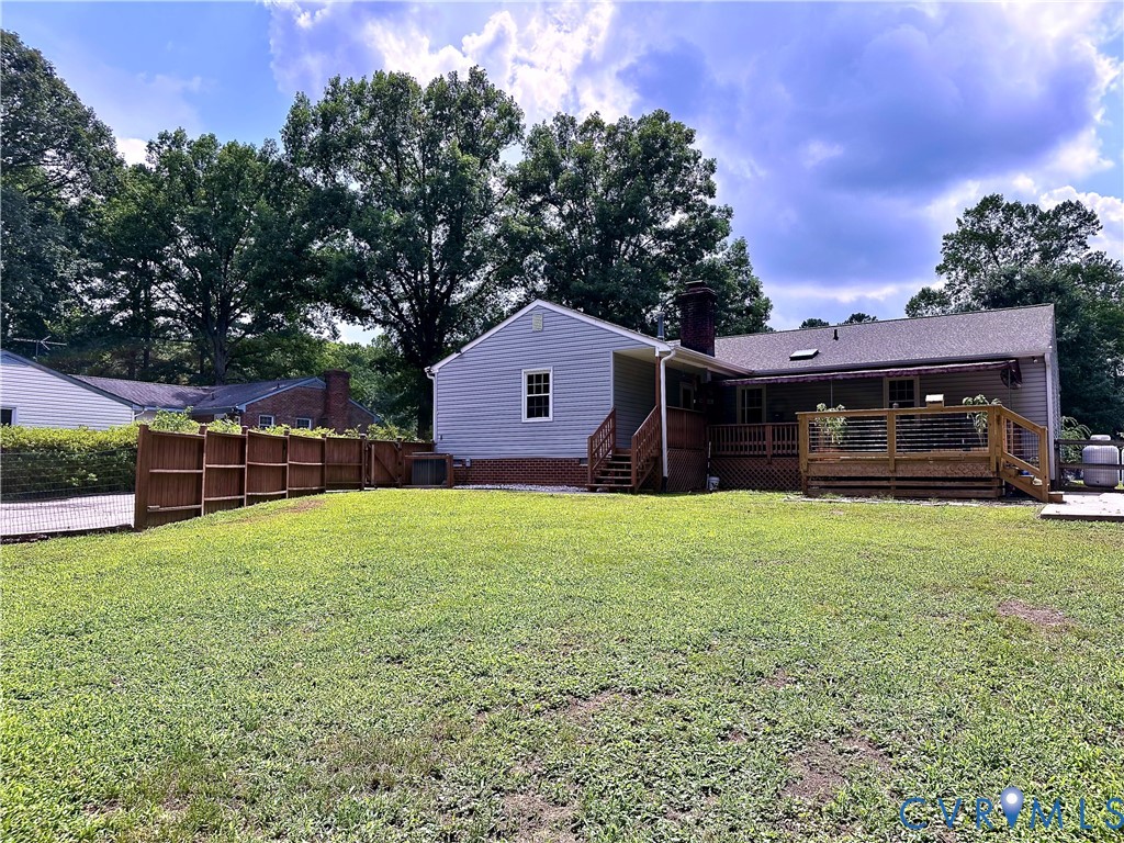 7817 Woodbrook Road Quinton, VA 23141 - Photo 21 of 28 Expansive backyard featuring a large yard, a multi