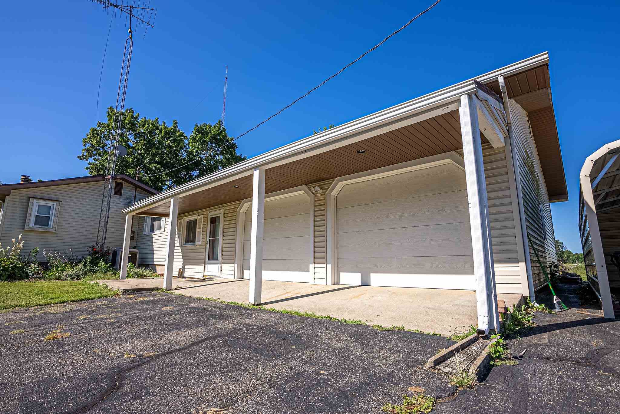 1907 Summer Time Road Kell, IL 62853 - Photo 8 of 31
