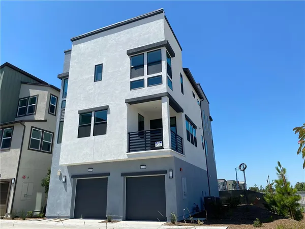 $3,700 | 115 Fable, Irvine, CA 92618