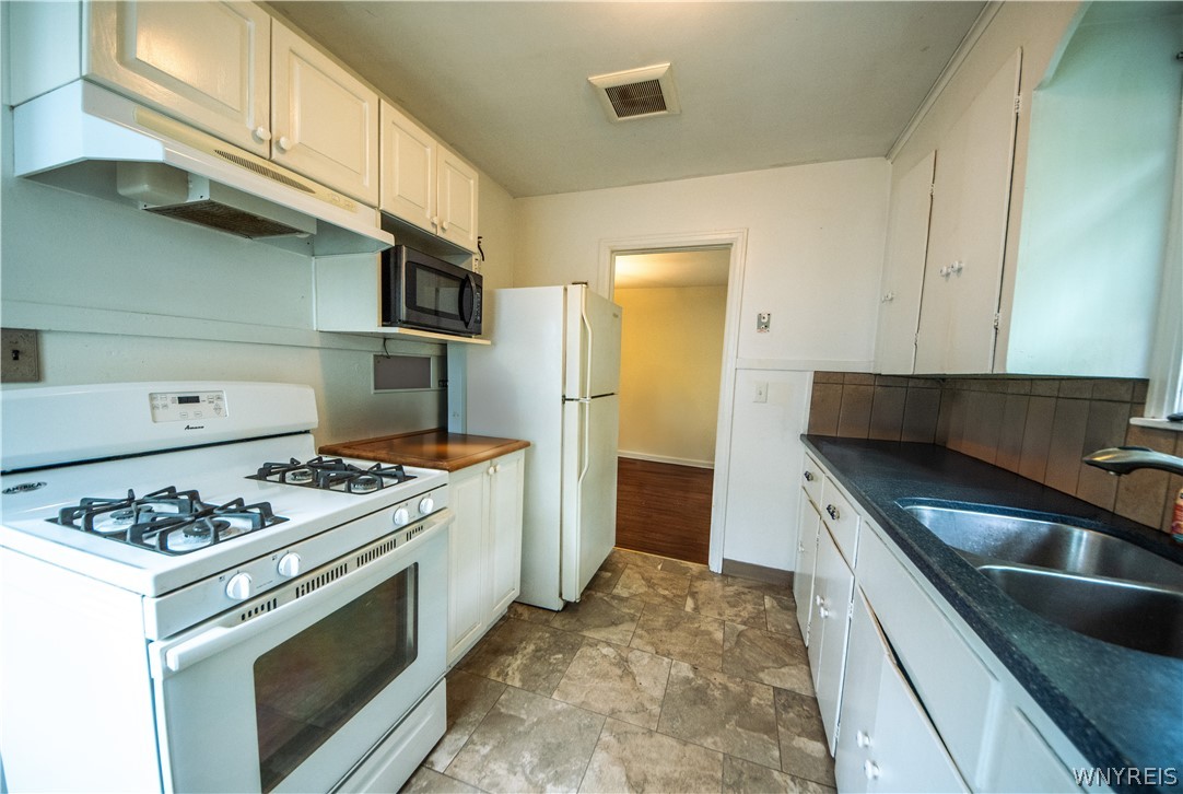 11 Davison Road Lockport, NY 14094 - Photo 20 of 46