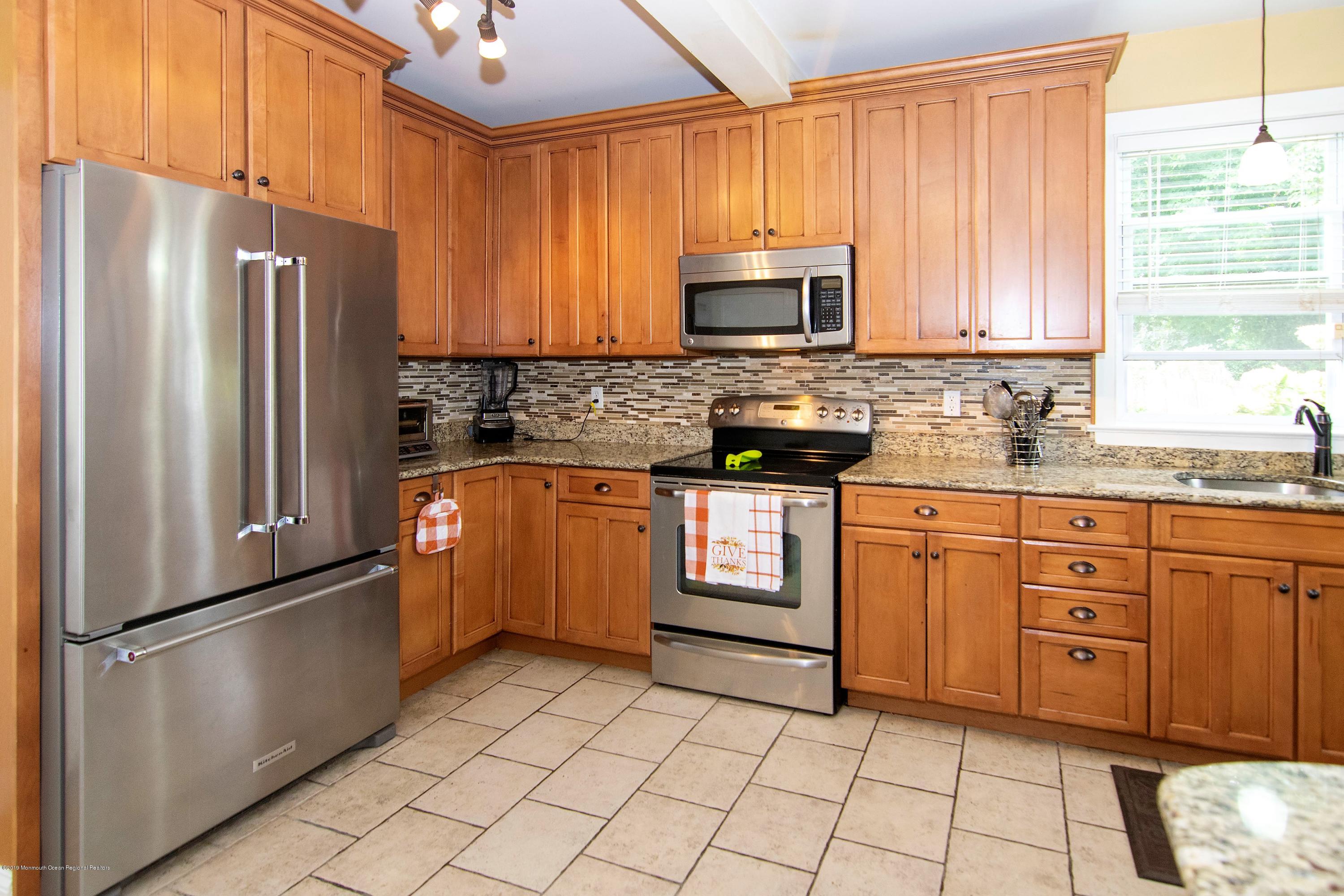 35 Broadway Freehold, NJ 07728 - Photo 13 of 35 Kitchen 4 (4)