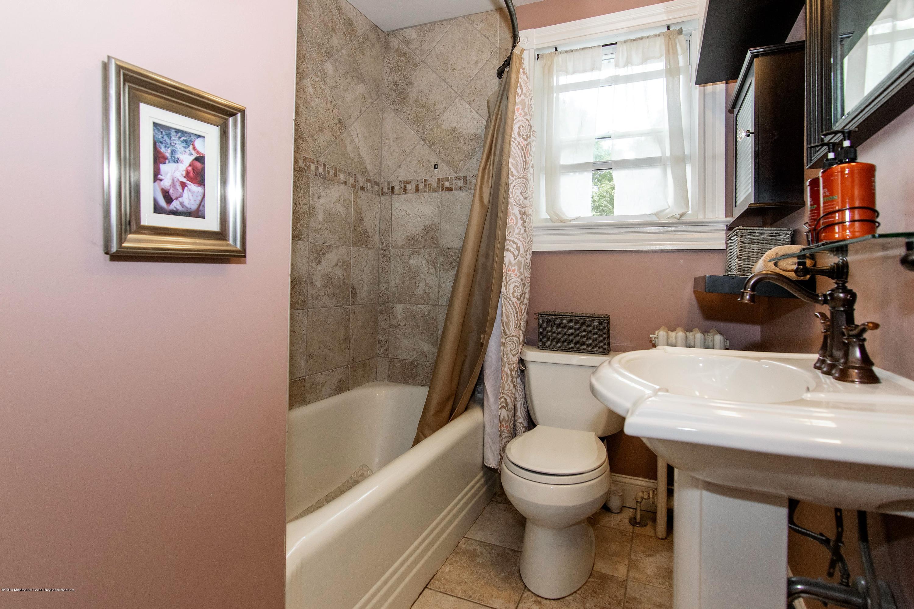 35 Broadway Freehold, NJ 07728 - Photo 26 of 35 Bath 1 (2)