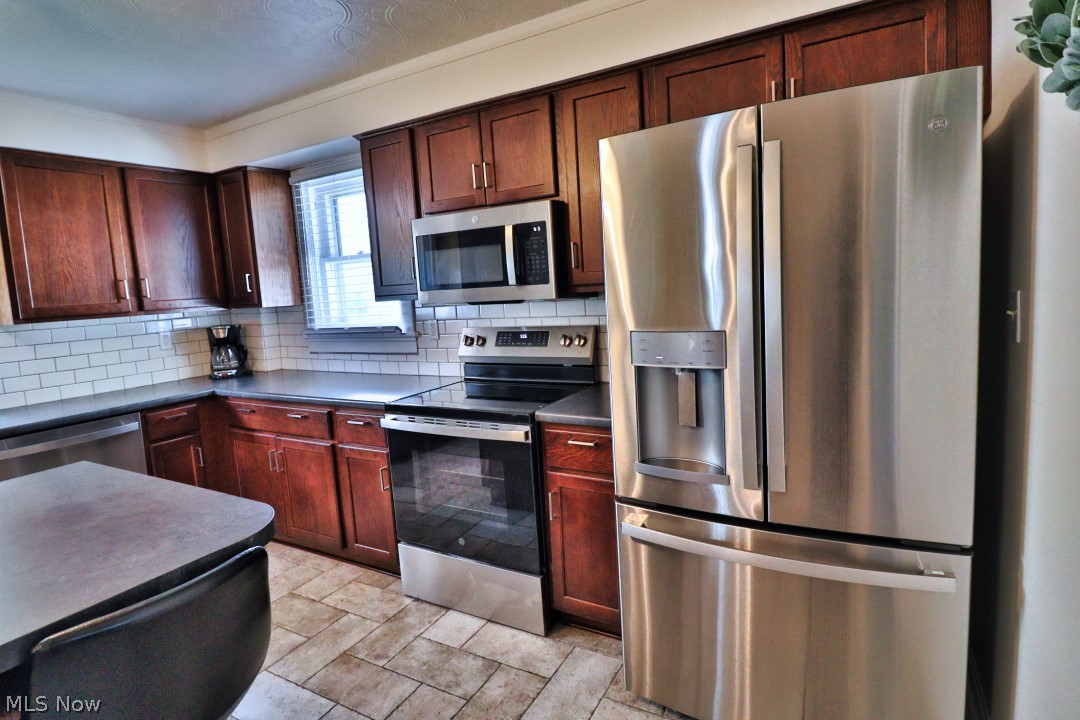 822 Main Street Coshocton, OH 43812 - Photo 4 of 28