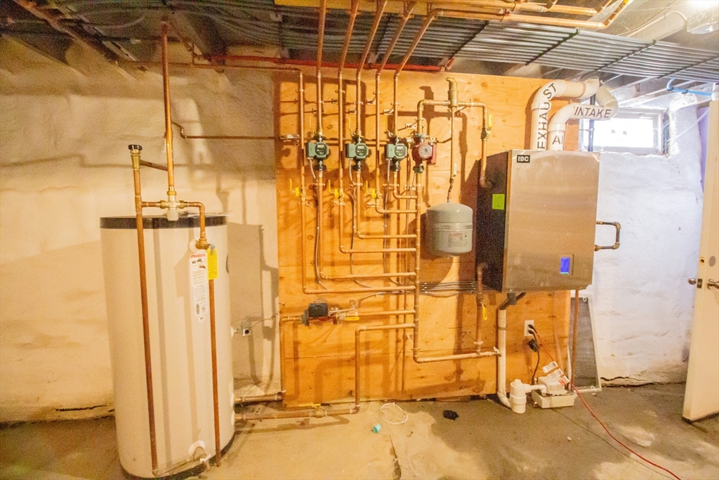 26 Vinson Street Worcester, MA 01605 - Photo 13 of 15