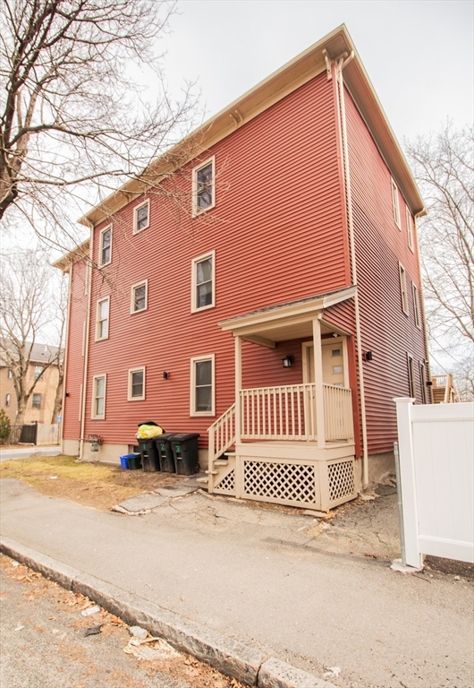 26 Vinson Street Worcester, MA 01605 - Photo 6 of 15