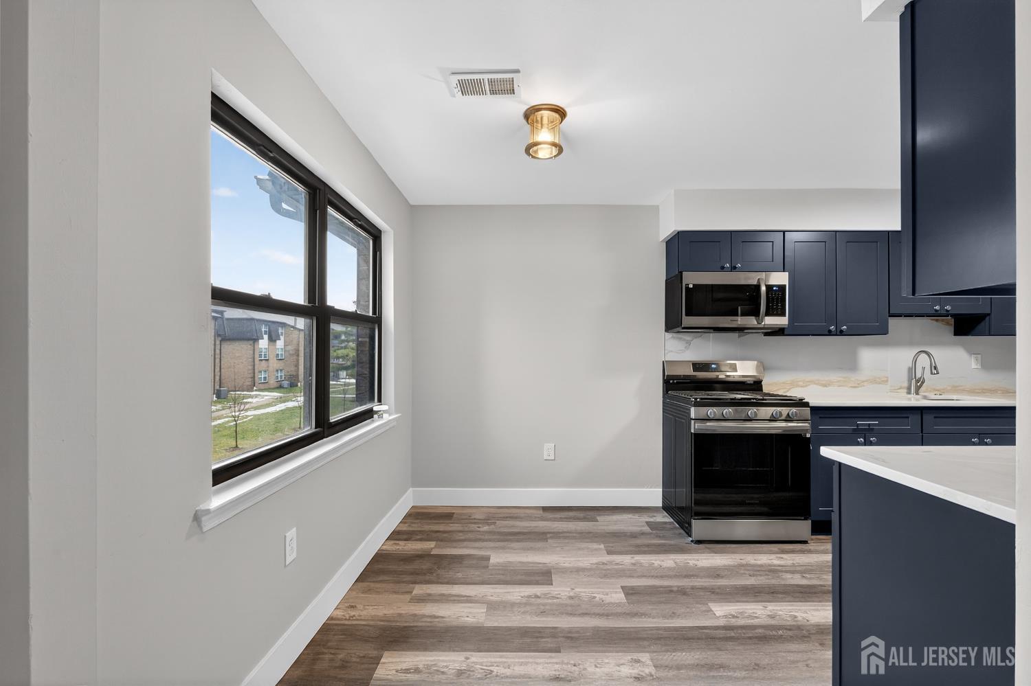 1518 Raspberry Court Edison, NJ 08817 - Photo 8 of 22