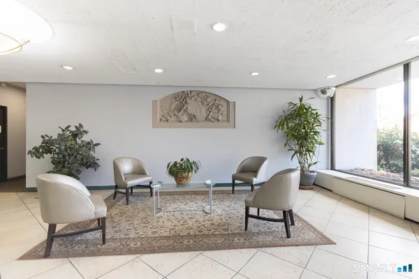 $219,900 | 2625 Park Avenue, Unit 4F, Bridgeport, CT 06604