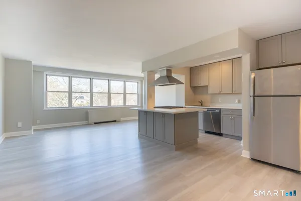 $219,900 | 2625 Park Avenue, Unit 4F, Bridgeport, CT 06604