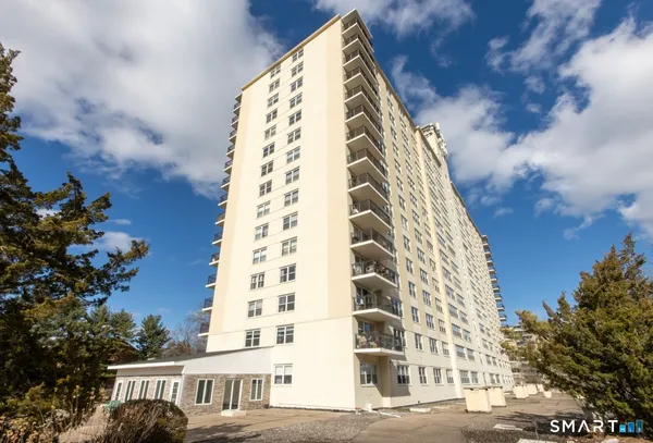 $219,900 | 2625 Park Avenue, Unit 4F, Bridgeport, CT 06604