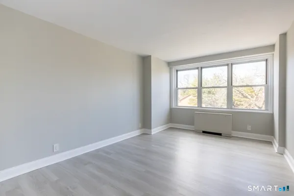 $219,900 | 2625 Park Avenue, Unit 4F, Bridgeport, CT 06604