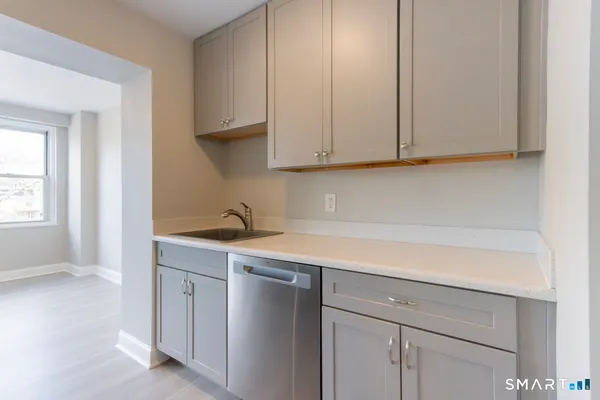 $219,900 | 2625 Park Avenue, Unit 4F, Bridgeport, CT 06604