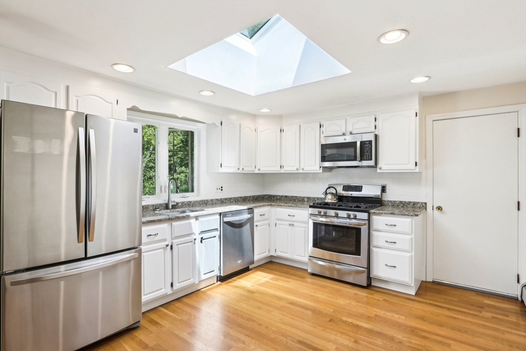 181 High Plain Road Andover, MA 01810 - Photo 3 of 26 Gallery Image 3