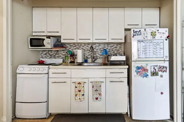 $175,000 | 3100 North Lake Shore Drive, Unit 1313, Chicago, IL 60657