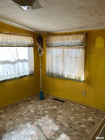 $39,900 | 306 South Pecan Street, Royalton, IL 62983