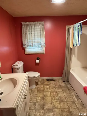 $39,900 | 306 South Pecan Street, Royalton, IL 62983