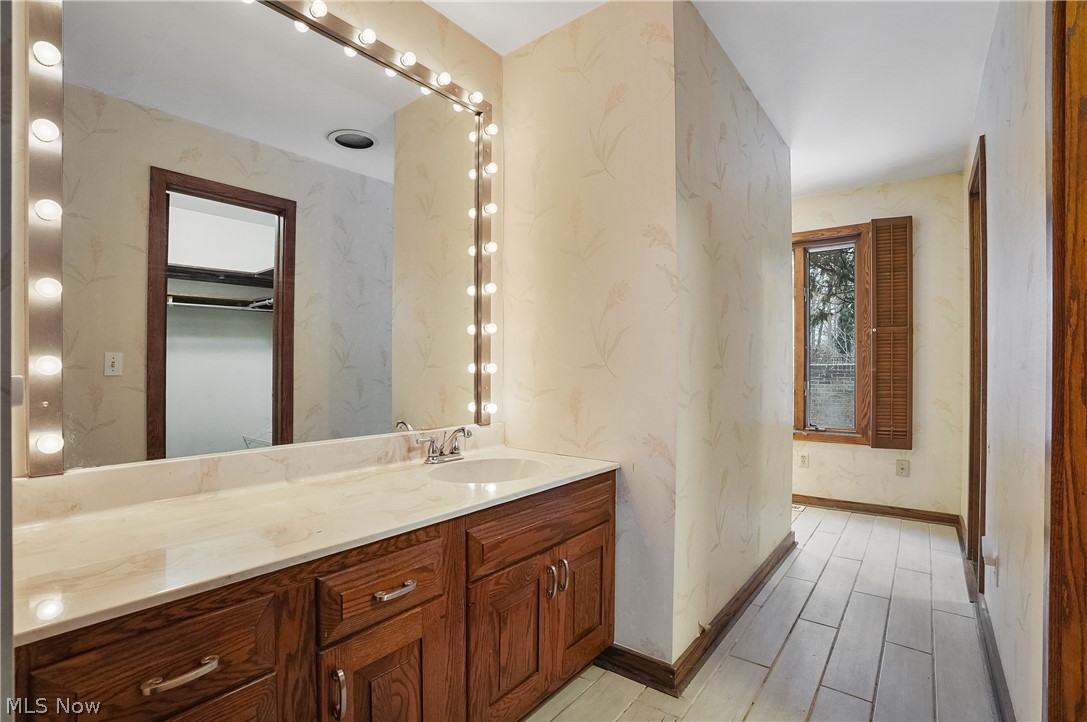 285 North Road Northeast Warren, OH 44483 - Photo 41 of 50