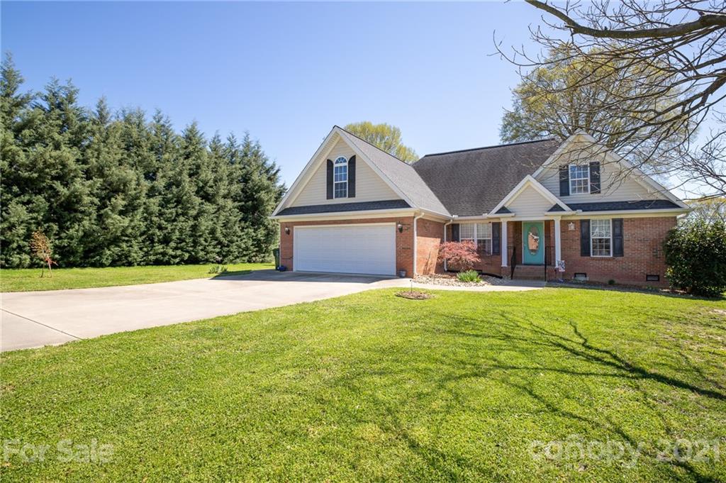111 North Roxford Road Kings Mountain, NC 28086 - Photo 3 of 31 Gallery Image 3