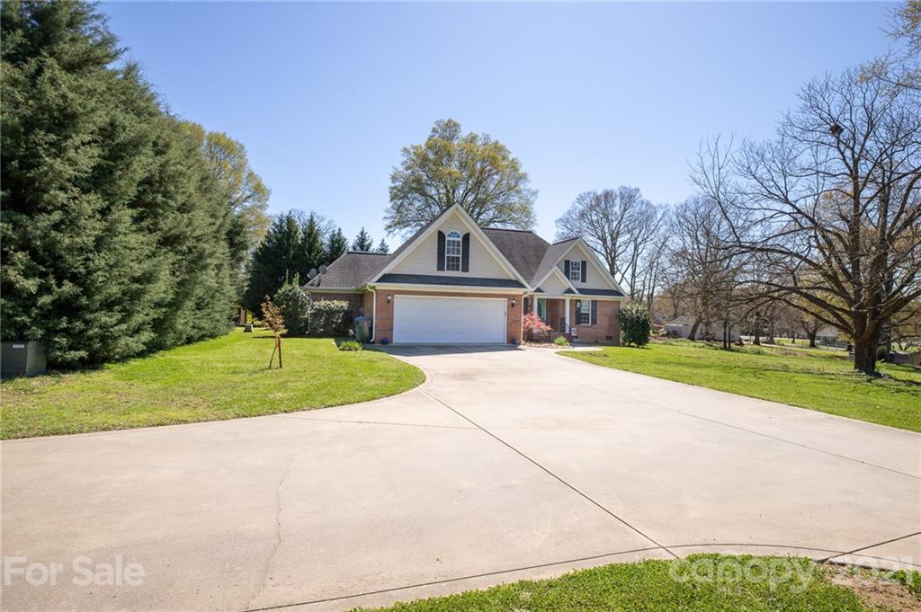 111 North Roxford Road Kings Mountain, NC 28086 - Photo 4 of 31 Gallery Image 4