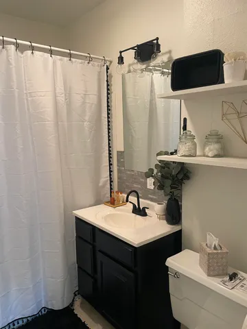 $88,900 | 1501 East 2nd Avenue, Winfield, KS 67156