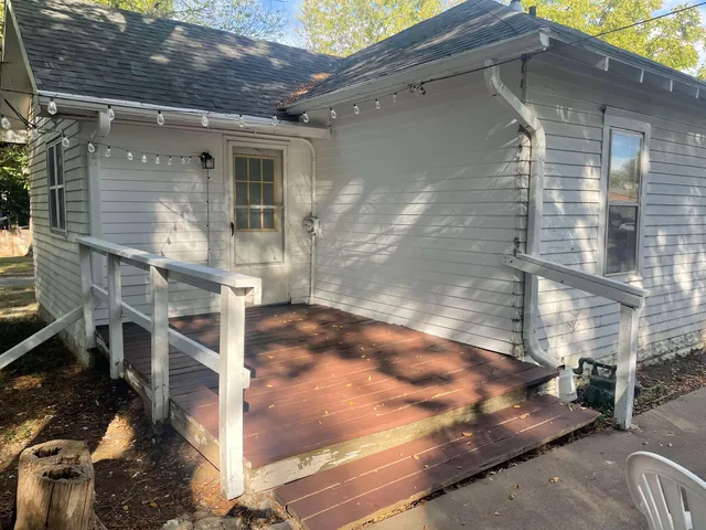 $88,900 | 1501 East 2nd Avenue, Winfield, KS 67156