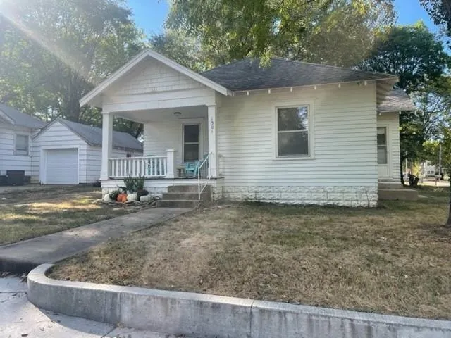 $88,900 | 1501 East 2nd Avenue, Winfield, KS 67156