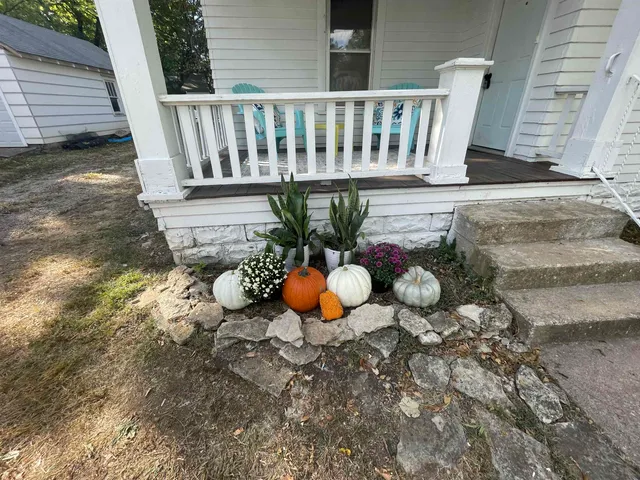 $88,900 | 1501 East 2nd Avenue, Winfield, KS 67156