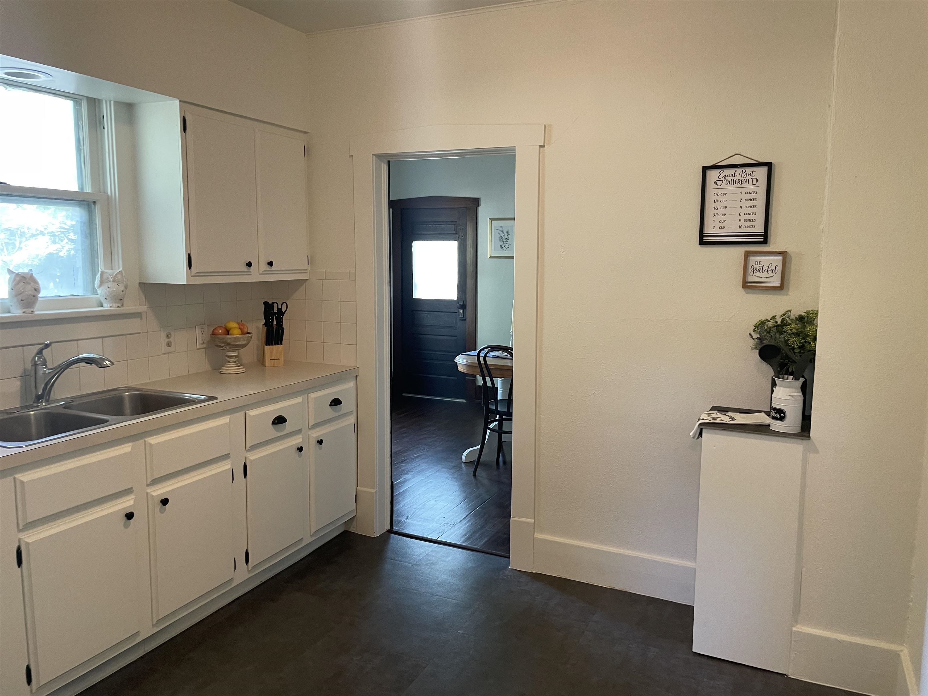 1501 East 2nd Avenue Winfield, KS 67156 - Photo 10 of 22