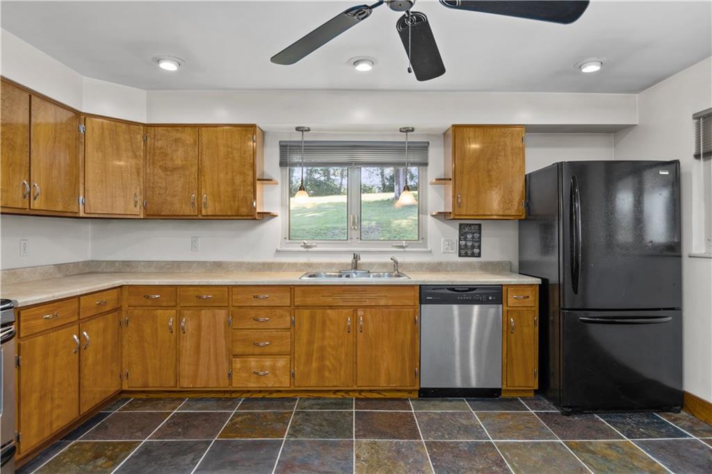 289 Bethel Road Irwin, PA 15642 - Photo 9 of 26 Gallery Image 9