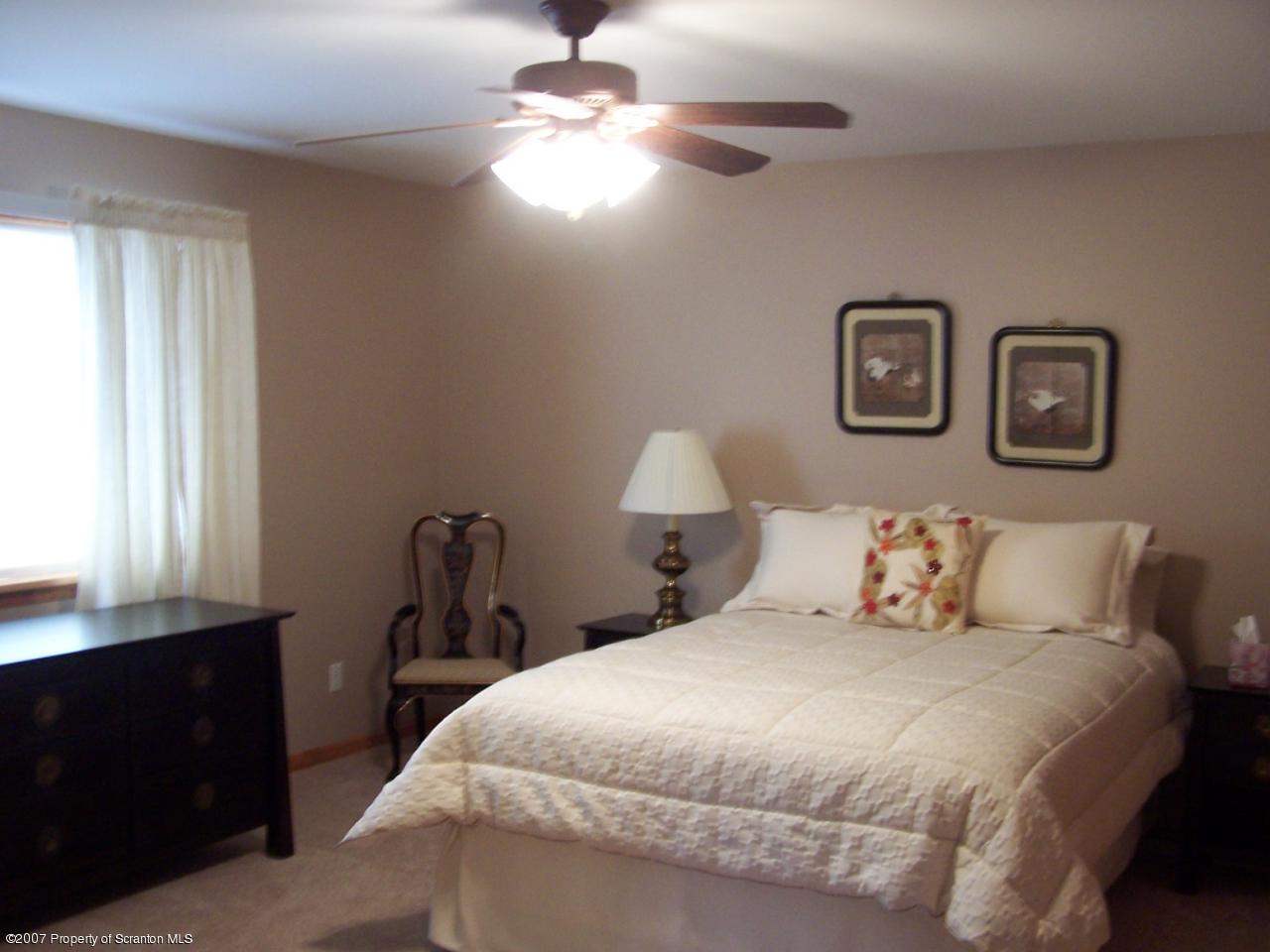 1640 Ridgeview Drive Lake Ariel, PA 18436 - Photo 5 of 8 Gallery Image 5