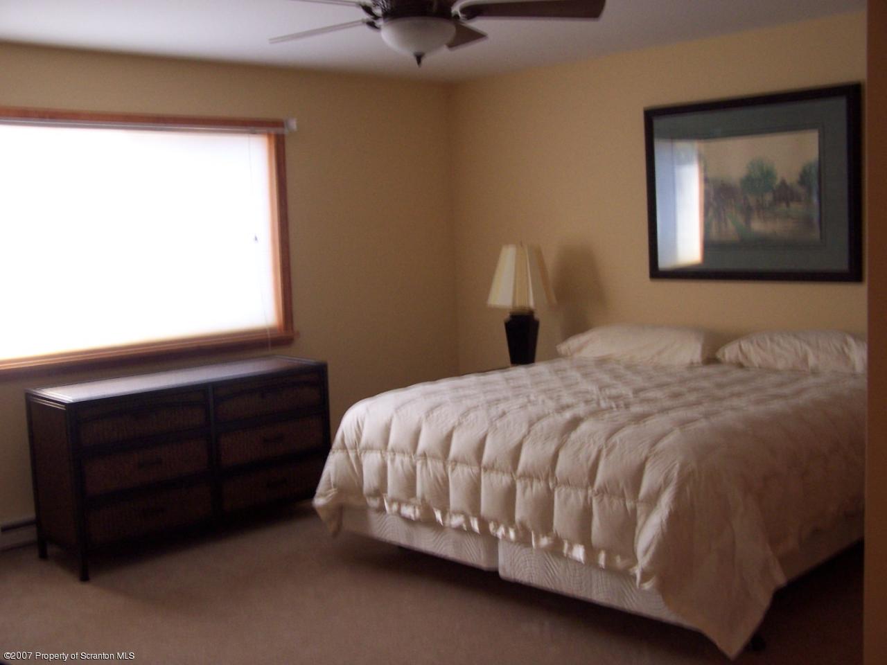 1640 Ridgeview Drive Lake Ariel, PA 18436 - Photo 7 of 8 Gallery Image 7