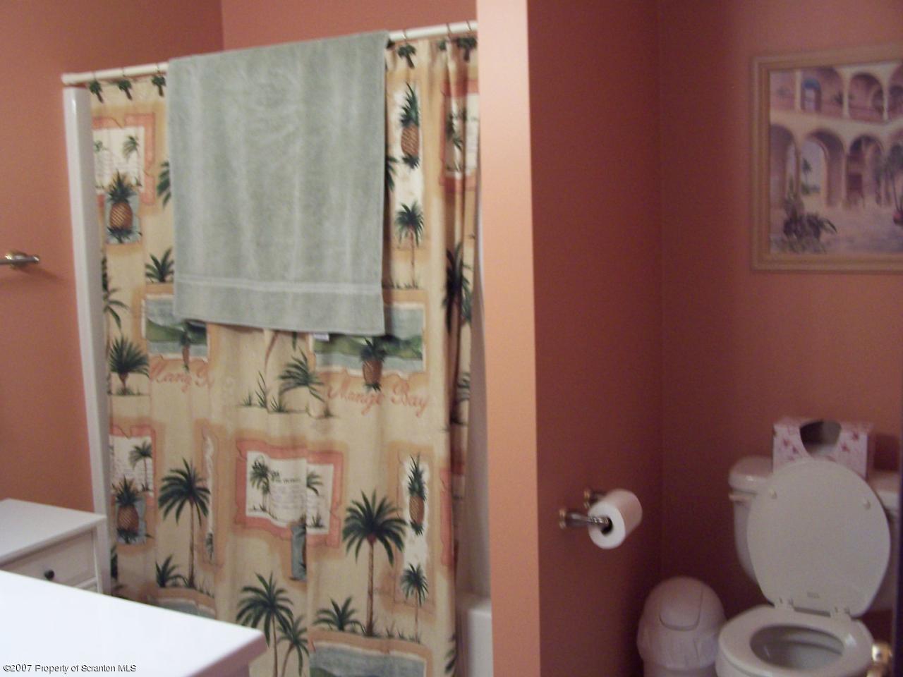 1640 Ridgeview Drive Lake Ariel, PA 18436 - Photo 8 of 8 Gallery Image 8