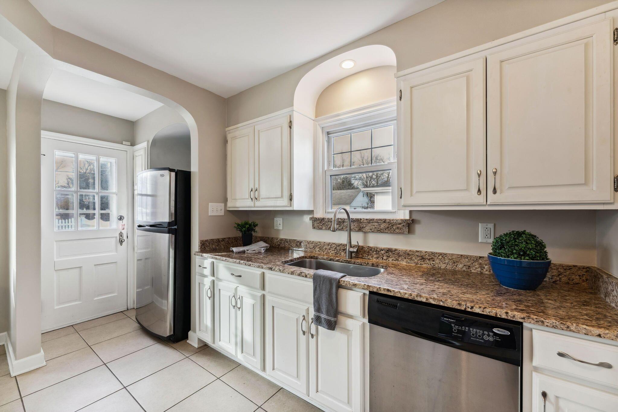 771 Vernon Road Columbus, OH 43209 - Photo 21 of 52 Kitchen