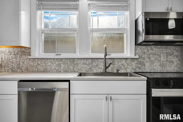 $209,900 | 218 North Fourth Avenue, Morton, IL 61550