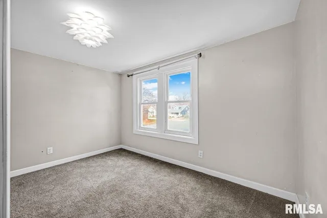 $209,900 | 218 North Fourth Avenue, Morton, IL 61550