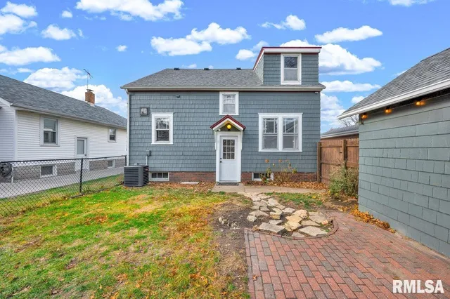 $209,900 | 218 North Fourth Avenue, Morton, IL 61550