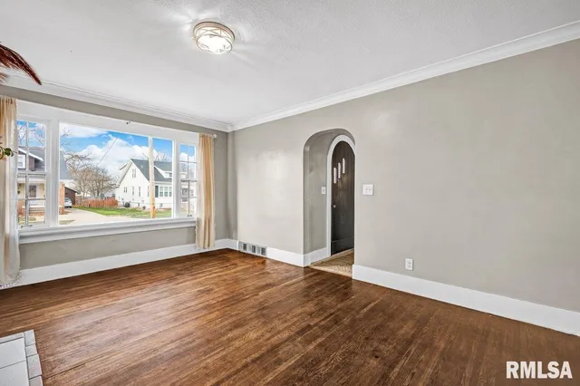 $209,900 | 218 North Fourth Avenue, Morton, IL 61550