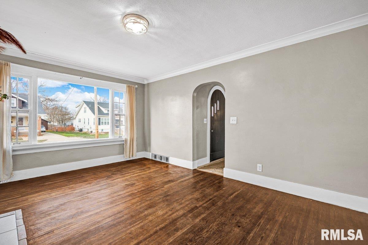 218 North Fourth Avenue Morton, IL 61550 - Photo 9 of 48