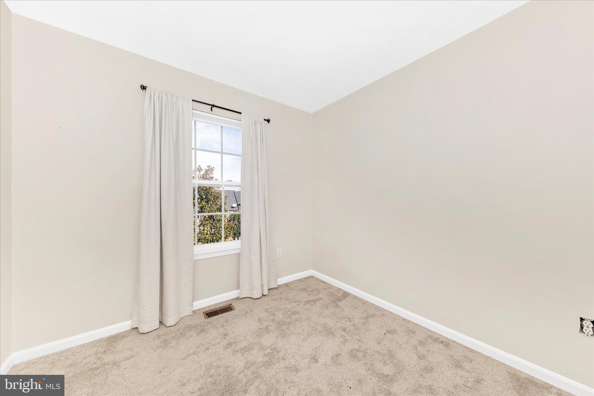 1812 Reading Court Mount Airy, MD 21771 - Photo 28 of 43 an empty room with windows