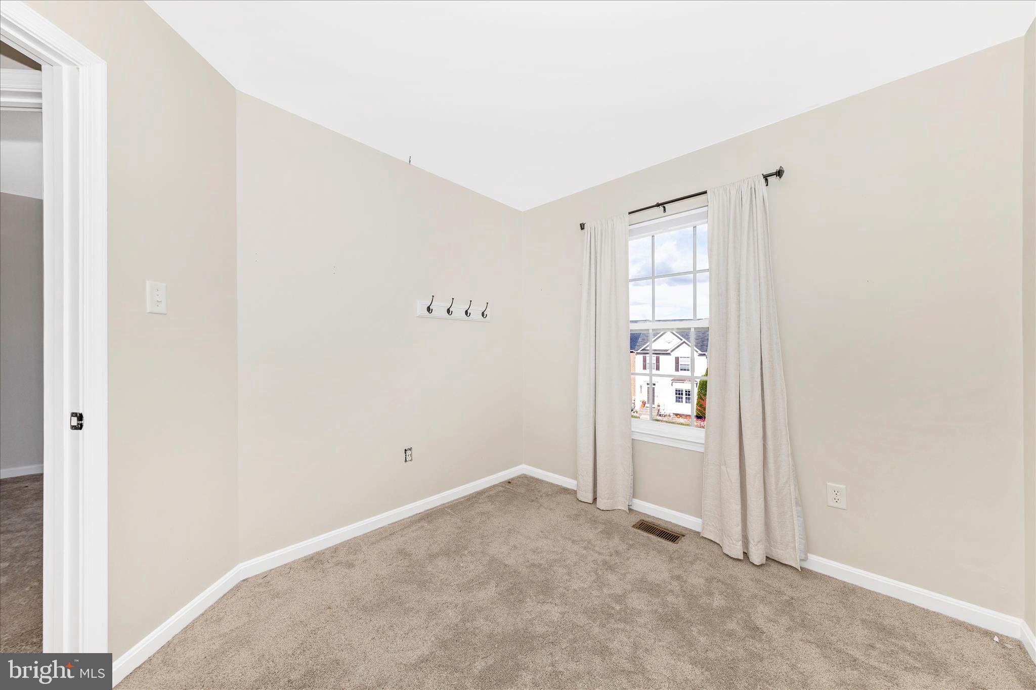 1812 Reading Court Mount Airy, MD 21771 - Photo 29 of 43 an empty room with windows