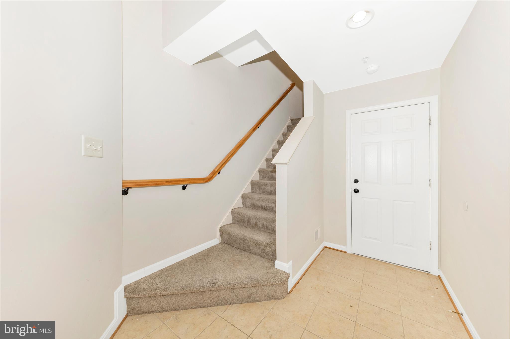 1812 Reading Court Mount Airy, MD 21771 - Photo 5 of 43 a view of entryway and hall