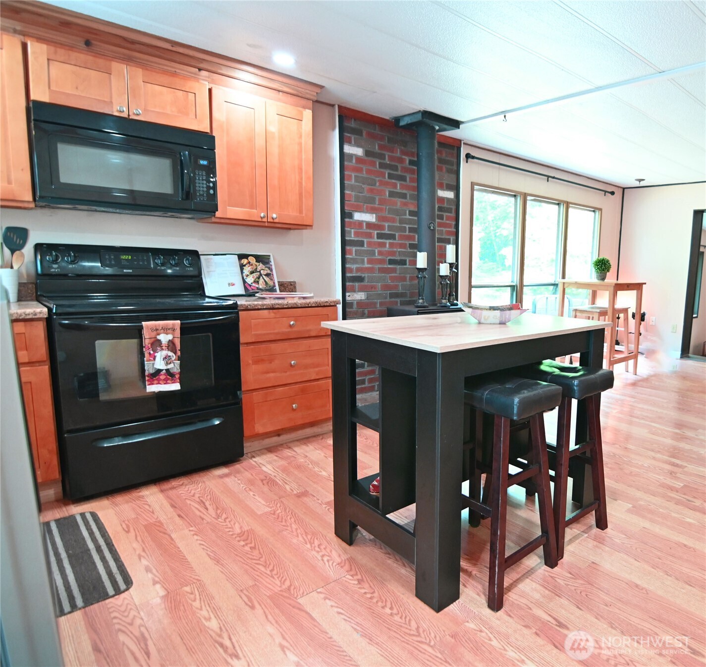 8314 Johnson Point Road Northeast Olympia, WA 98516 - Photo 5 of 29 Gallery Image 5