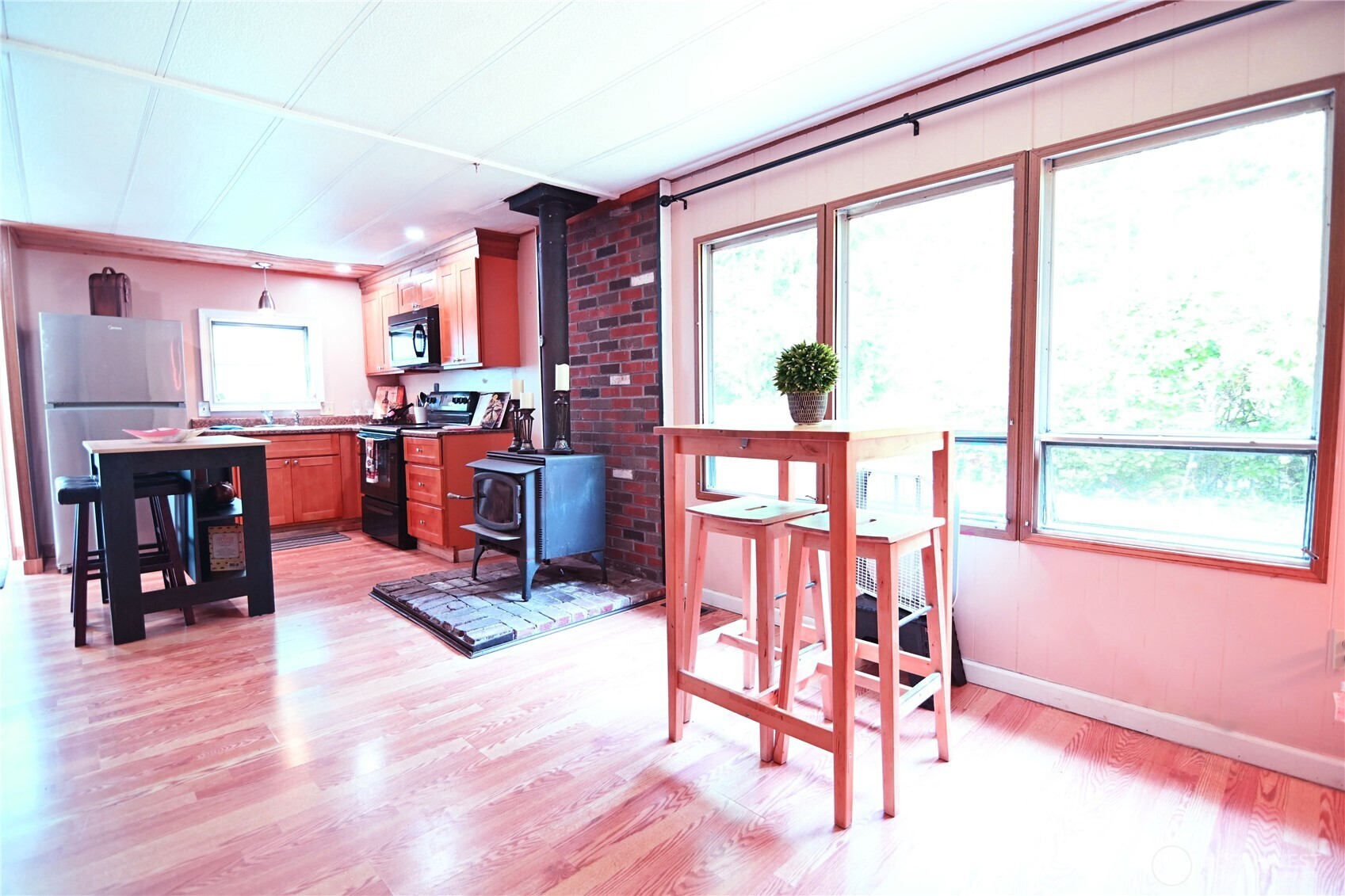 8314 Johnson Point Road Northeast Olympia, WA 98516 - Photo 6 of 29 Gallery Image 6
