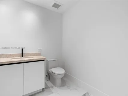 $2,999,000 | 160 Isle Of Venice Drive, Unit PH2, Fort Lauderdale, FL 33301