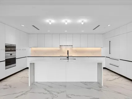 $2,999,000 | 160 Isle Of Venice Drive, Unit PH2, Fort Lauderdale, FL 33301