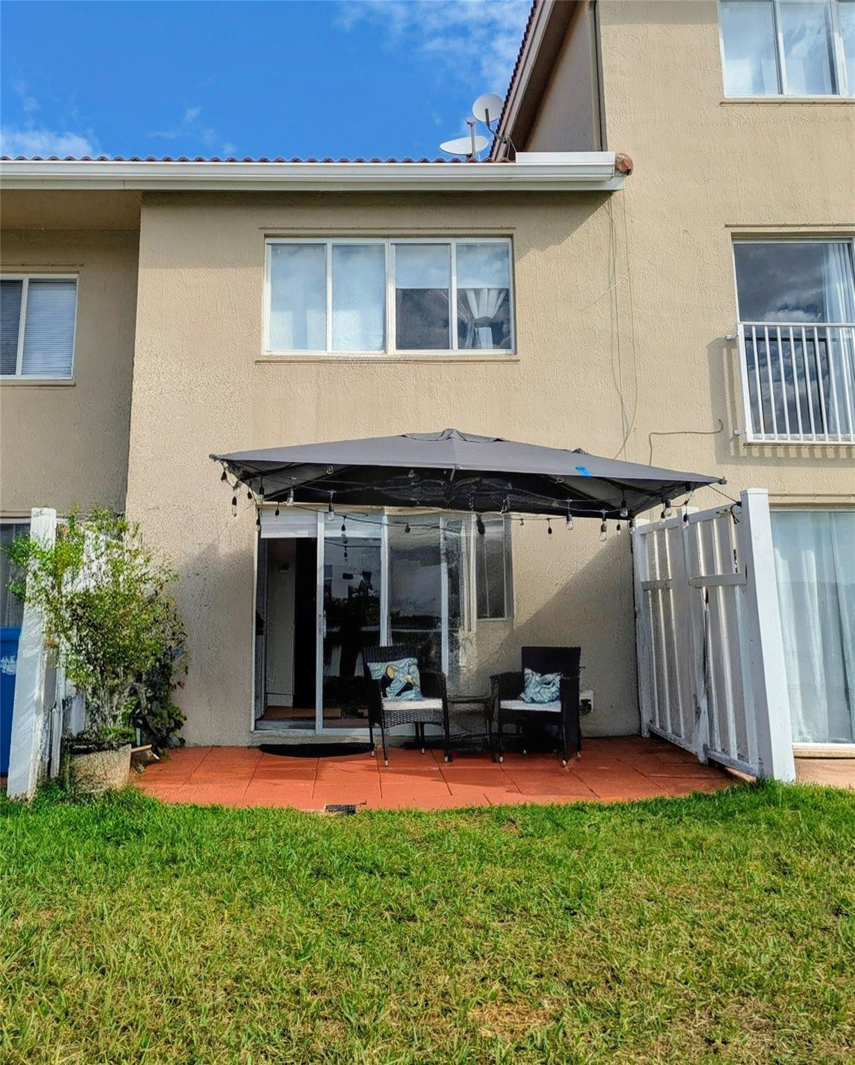 158 Riviera Circle, Unit 193 Weston, FL 33326 - Photo 6 of 22 Patio lake view