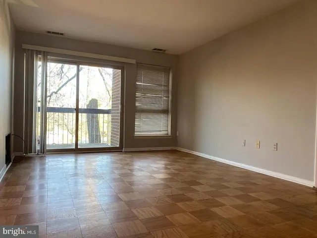 $250,000 | 2305 Greenery Lane, Unit 1023, Silver Spring, MD 20906